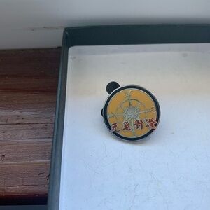 🌿 Asian Compass Pin